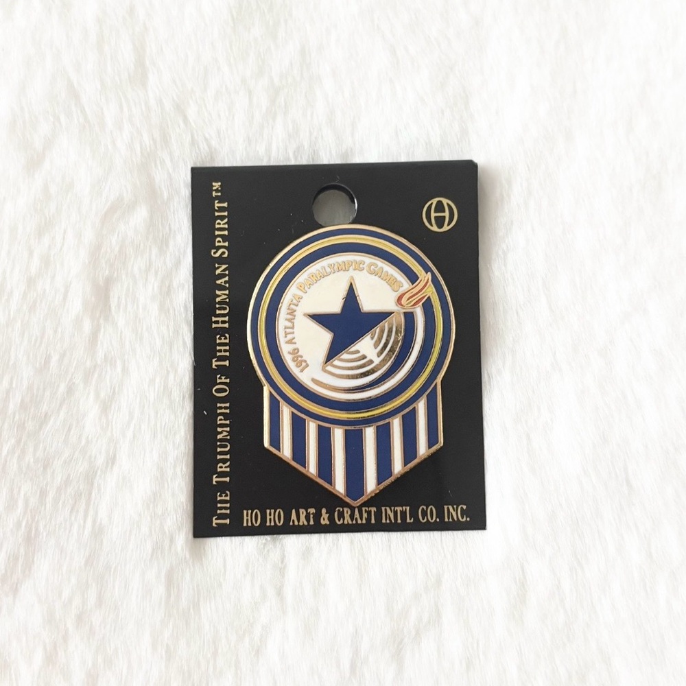 5/$15 🩷 MUST BUNDLE NWT Vintage Blue and Gold Paralympic Pin